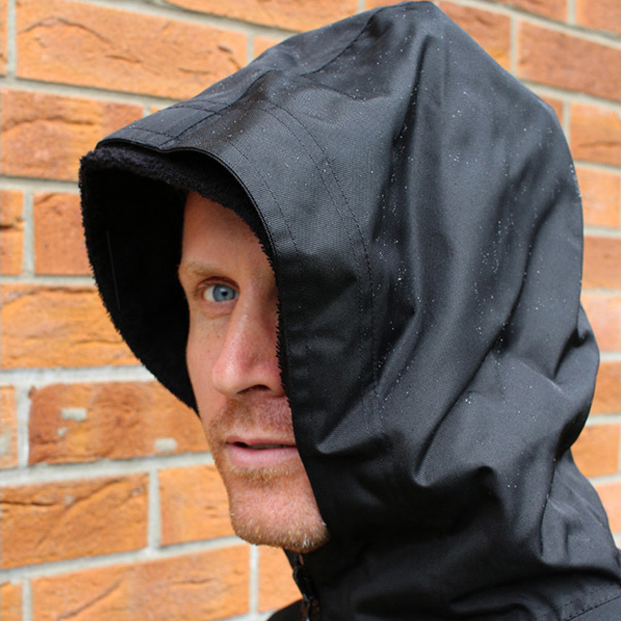 2026 Northcore Beach Basha Pro 4 Season Changing Robe / Poncho NOCO24J - Black
